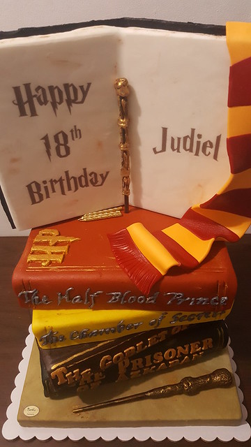 Harry Potter Themed Cake by Asuncion OxieBaby Bautista