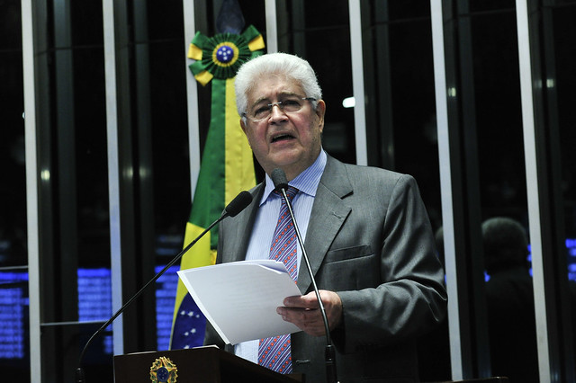 “Defender Lula é defender a democracia brasileira”, diz senador Requião