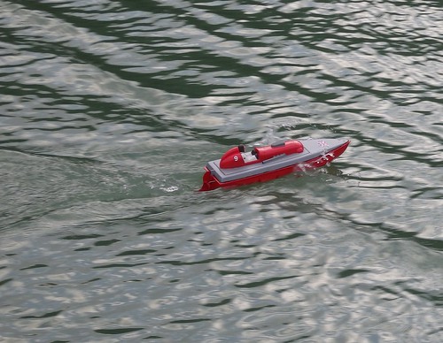 Model speedboat