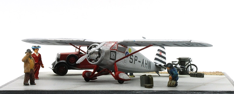 gros moteur et petites ailes... Une petite série de racers... Et un Gee Bee et un Nieuport 42S - Page 4 27235282049_4c5799fe4d_b