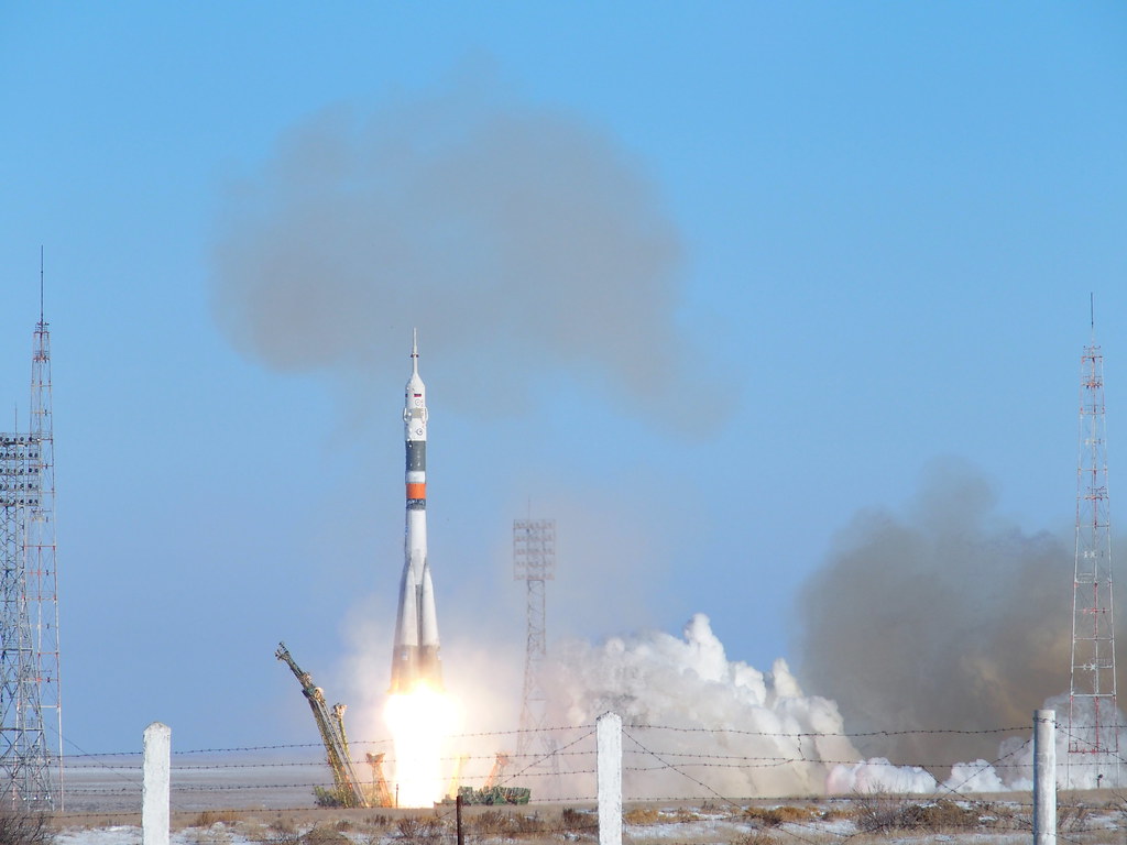 金井飛行士を乗せたソユーズロケットの打上げ