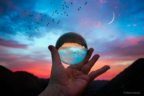 seecanyon globe sphere sunset 2018 happynewyear happynewyear2018 happynewyearseve crystalball glassball clouds getty gettyimages mimiditchie mimiditchiephotography