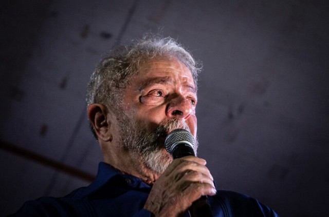Ex-presidente Lula chora em discurso durante sua Caravana pelo Nordeste - Créditos: Mídia Ninja