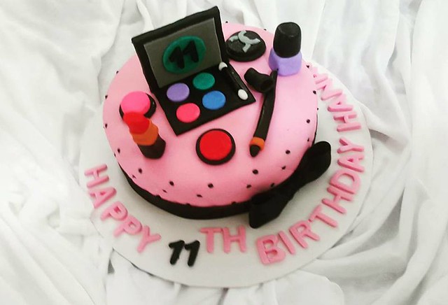 Makeup Themed Birthday Cake by Sweet Thoughts Gallery