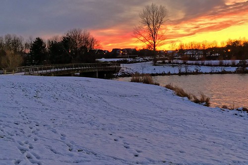 iphone se apple sunset furzton lake snow winter chilly trees bridge milton keynes buckinghamshire clouds evening