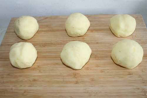 71 - Kartoffelknödel formen / Form potato dumplings