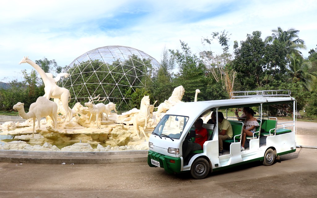 Aviary & Safari Fountain - Cebu Safari & Adventure Park