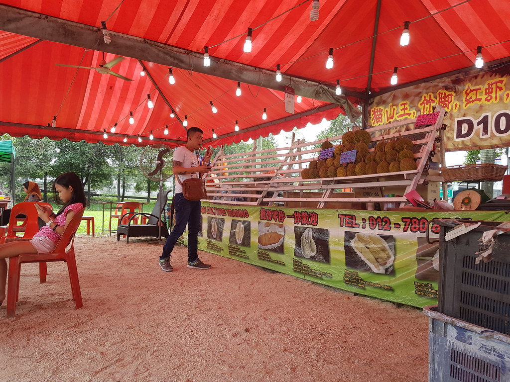 @ Chin Yong Cutlure Trading Durian Stall at Taman Sri Muda Shah Alam
