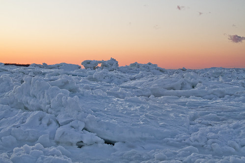 sunset ice cold winter beach frozen freeze freezing icy icey sea ocean bay iceberg seaice chunk glow afterglow