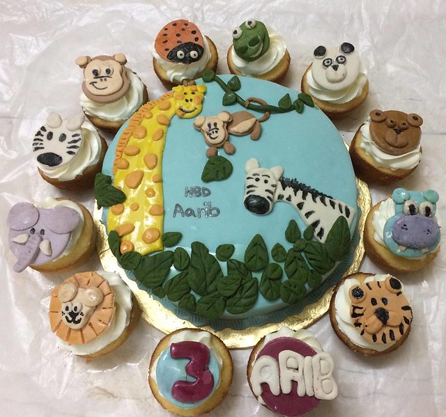 Jungle Themed Cake by Kitchen Cakes