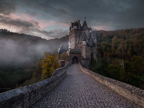 wierschem rheinlandpfalz deutschland de eltz burg castle mist fog cloud autumn germany europe travel sky trees forest bridge