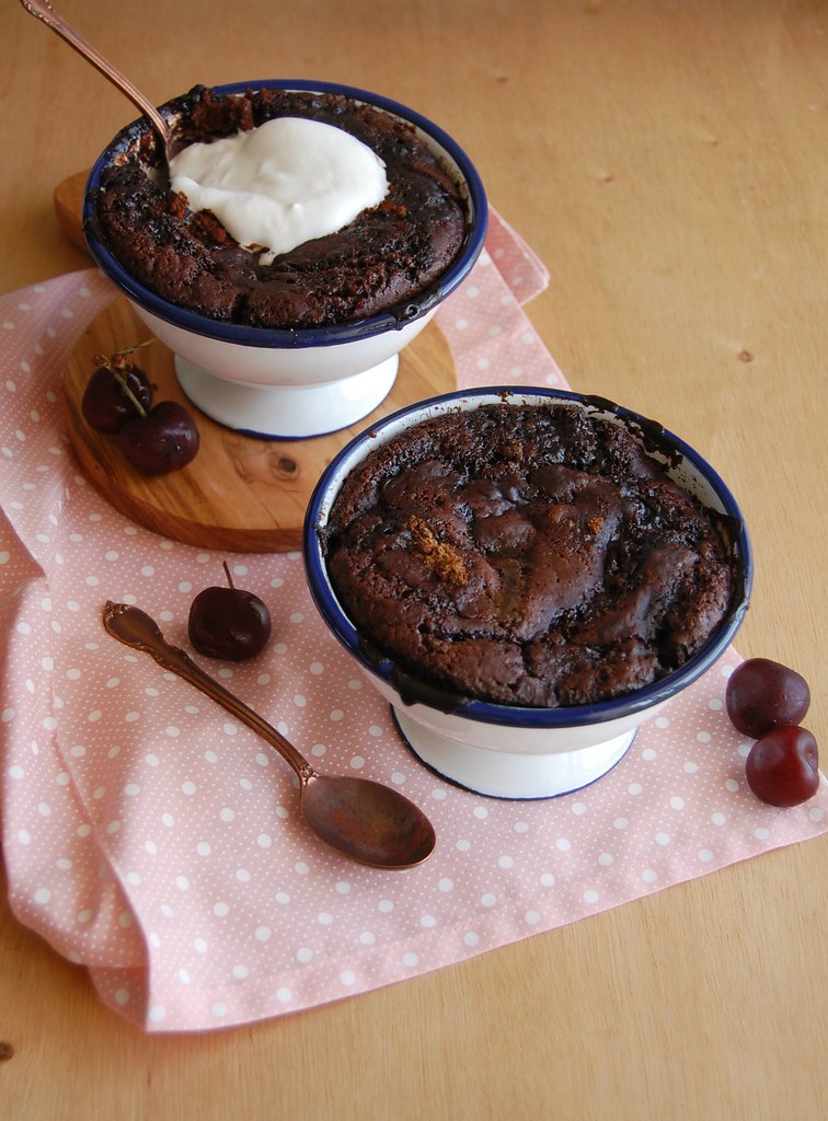 Black Forest self-saucing pudding / Bolo-pudim Floresta Negra