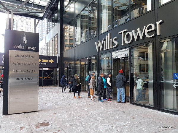  Willis Tower entrance