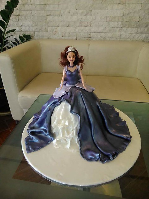 Millennia Fashionista Doll Cake by Jhune Cuysona