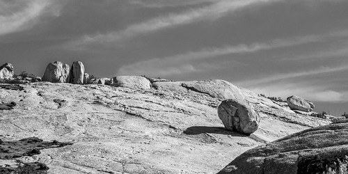 2011 méxico bajacalifornia valledeguadalupe rock stones blackandwhite bw landscape day daylight