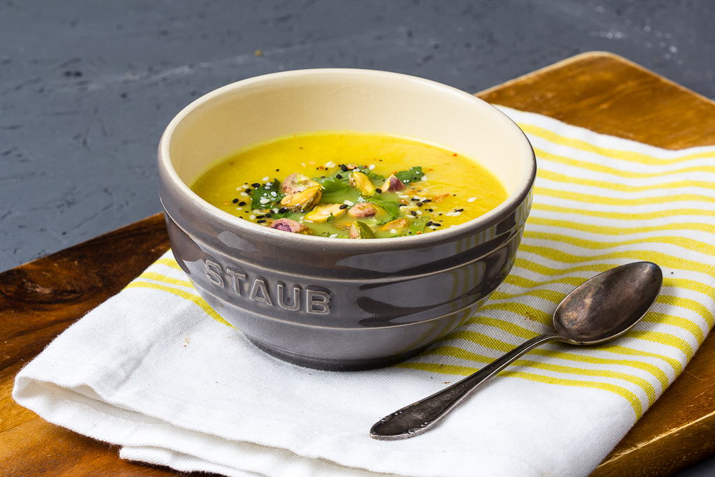 Gelbe Bete Suppe mit Fenchel via lunchforone