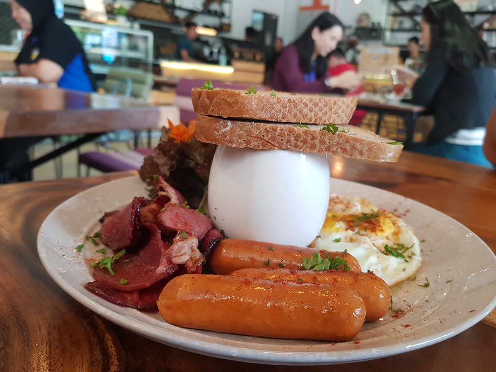 大早餐 Big Breakfast $24.25 @ Vibes & Cafe Bistro at Utrapolis Marketplace Glenmarie Shah Alam
