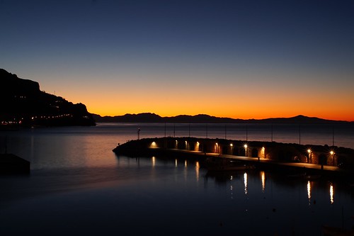 quiet sunrise dawn alba bynight amalfi coast maiori porto harbor harbour mirrorless sonyalpha camerasony nikkor lens campania salerno italy seaside sea tirreno gulf