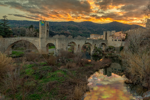 goldenhour golden gold sunset sunrise sky clouds costabrava bridge medieval old town girona catalonia