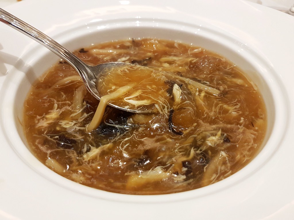 Braised Fish Maw and Crabmeat Soup