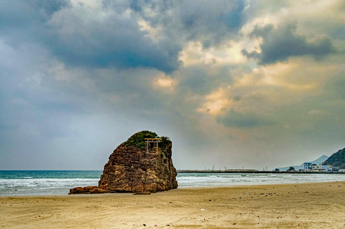 japan shimaneprefecture izumo inasanohama inasabeach 稲佐の浜 torii rock