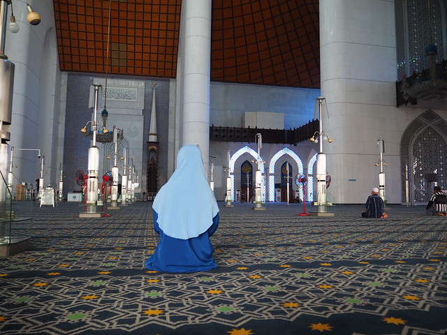 PA155409 Sultan Salahuddin Abdul Aziz Mosque シャー・アラム スルタン・サラフディン・アブドゥル・アジス・シャー・モスク malaysia ブルーモスク KL　クアラルンプール ひめごと
