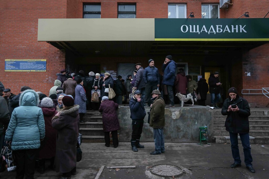 КПВВ у Станицы Луганской - хорошо продуманное унижение (фото) OLE_4626