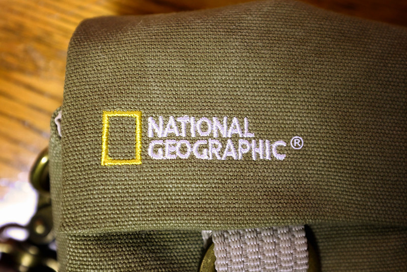 NATIONAL GEOGRAPHIC Medium Pouch NG 1153