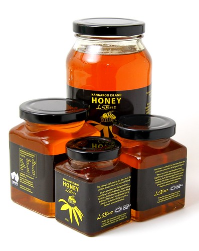 Group Shot of LZBeez Kangaroo Island Honey 03