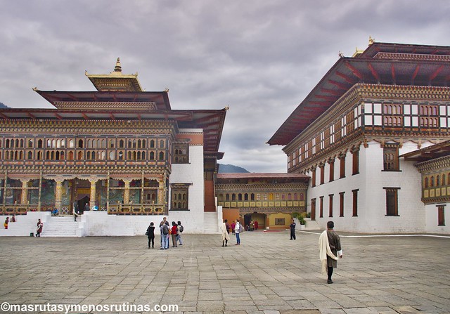 Nos vamos a Bután. Llegada a Thimphu - Por los monasterios y bosques de BUTAN (6)