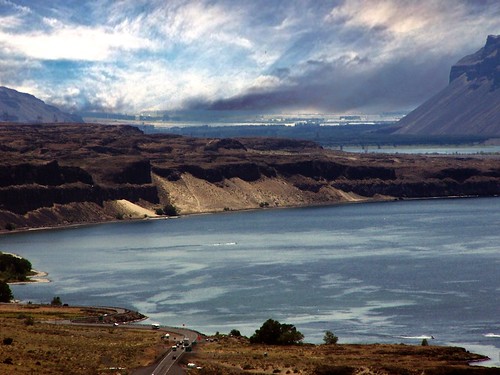vantage bridge us state wa washington i 90 towns columbia river onasill wanapum lake dam hwy highway arch wild horse sculpture site david govedare view point ponies grant county historic historical tourist travel gorge area hdr outdoor shore landscape coast seaside beach water ocean