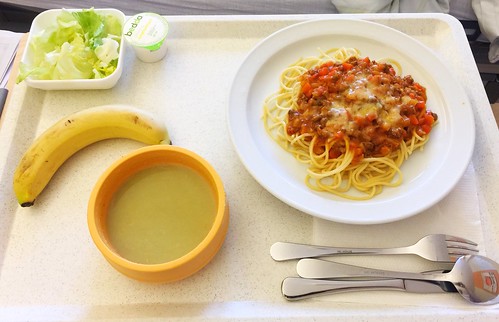 Broccoli cream soup & Spaghetti bolognese / Brokkolicremesuppe & Spaghetti mit Rindfleischbolognese