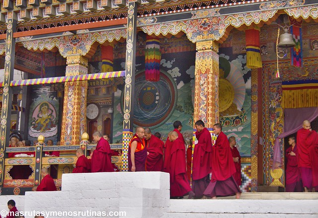 Por los monasterios y bosques de BUTAN - Blogs de Bhutan - Nos vamos a Bután. Llegada a Thimphu (5)