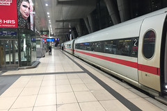 03 - Ankunft an Frankfurt Flughafen Fernbahnhof / Arrival at Frankfurt Airport train station