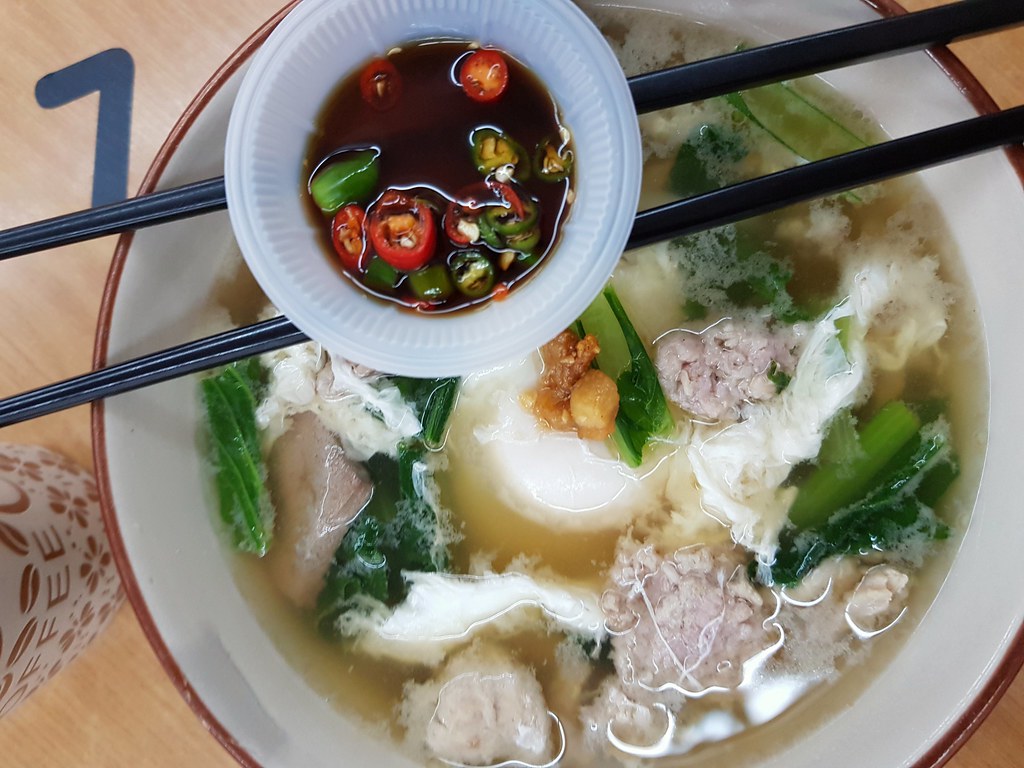 豬肉粉  Pork Noodle $7.50 & 奶茶 TehC $2.30 @ 溏记海南茶室 Thong Kee (Bentong) Kopitiam Glenmarie Shah Alam