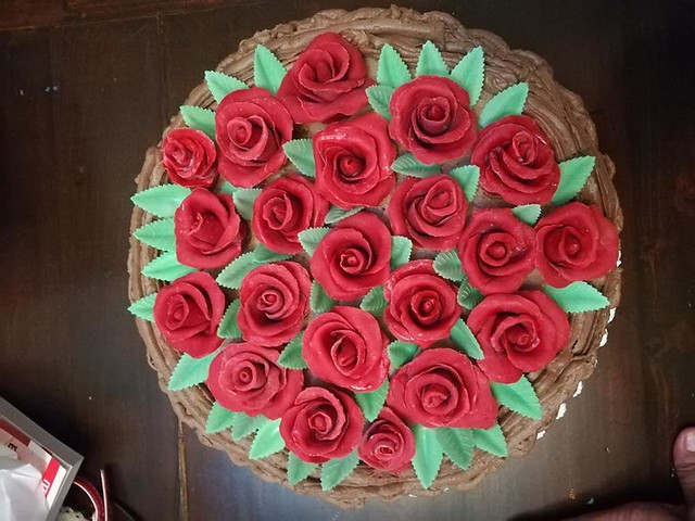 Basket of Roses Cake by Fulvia Di Rienzo