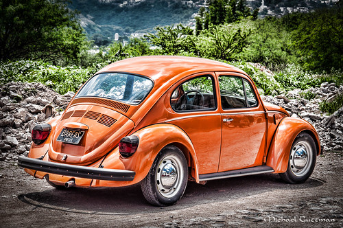 sliderssunday vw bug vwbug volkswagen sanmigueldeallende mexico orange overprocessed car automobile classicautomobile vwbeetle beetle