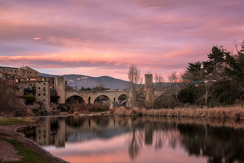bridge sunset besalú costabrava catalonia catalunya girona pink clouds medieval