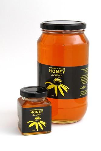 Group Shot of LZBeez Kangaroo Island Honey 02