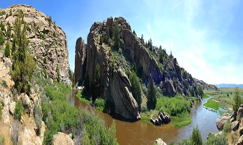 rock river sweetwater devilsgate antecedent granite gorge natrona wyoming unitedstates rivergorge drainagestream reflection