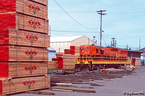 willamettepacific wprr portlandwestern pnwr geneseewyoming southernpacific sp timberindustry trains railroads lumber emd sd9 sawmill