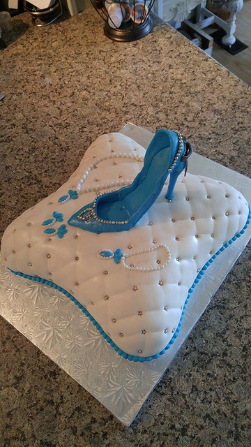 Pillow Cake from Eleanor Knox of OMG Cakes by Elle