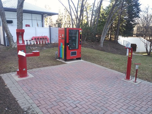 Bicycle hub with vending machine, drinking fountain, repair stand, air pump, Crystal City, Arlington, Virginia