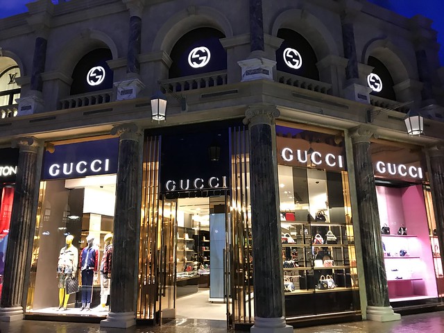 Forum Shops, Gucci