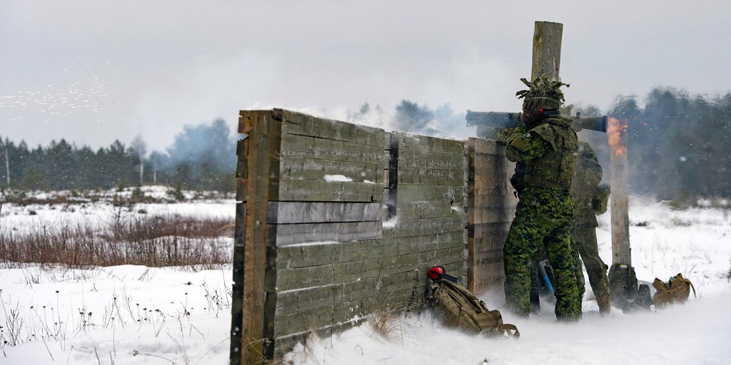 Канадские солдаты в Латвии и Украине (фото) DWLEArWWkAAoHqP