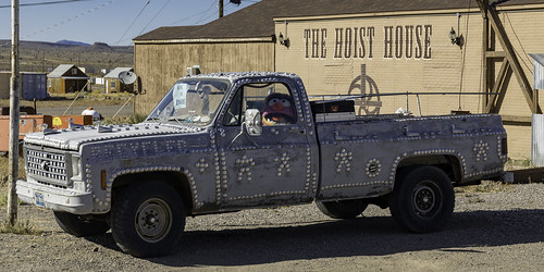 2017 canon5dmarkiv mojave nevada october sep sepgoldfield sigma24105mmf4dg desert historic town truck rusty road driving animal muppet smaltown street