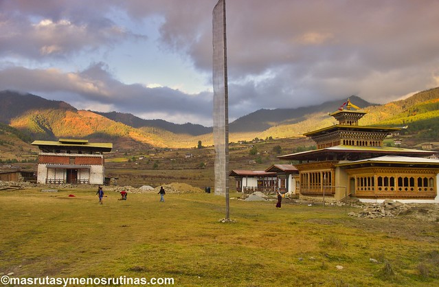 Por los monasterios y bosques de BUTAN - Blogs de Bhutan - El valle de Phobjikha: las grullas cuellinegras son las dueñas (10)