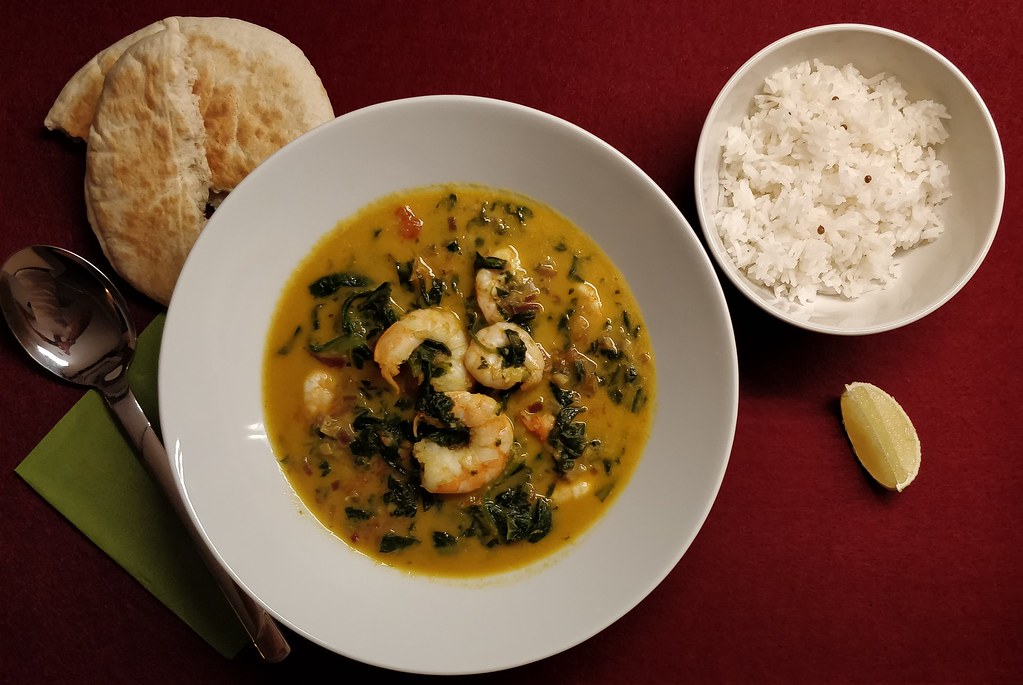 Spinat-Kokos-Curry mit Garnelen
