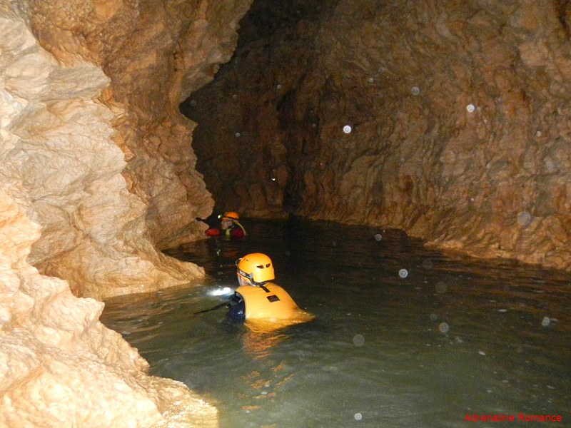 Underground canyoning