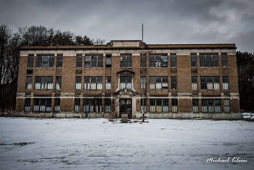 newport herkimercounty newyork westcanadacreek school abandonedschool abandoned creepy lost forgotten snow building sky brickbuilding old worn decay